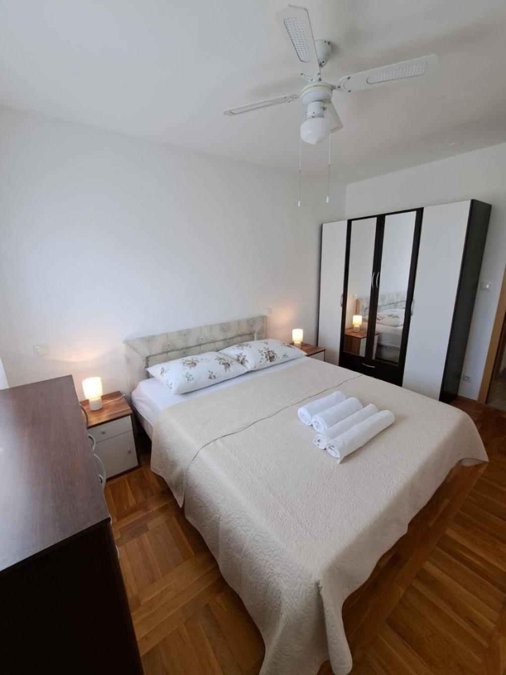 Apartment Slava - Close To The Mall Split Bagian luar foto